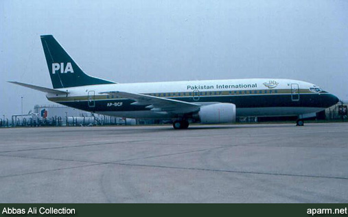 PIA Boeing 737-340